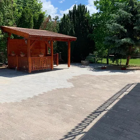 Borsi Διαμέρισμα Balatonalmádi